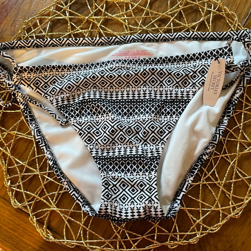 NWT...Victoria's Secret "The Bow Bikini" Bottom -Size L - Black and White